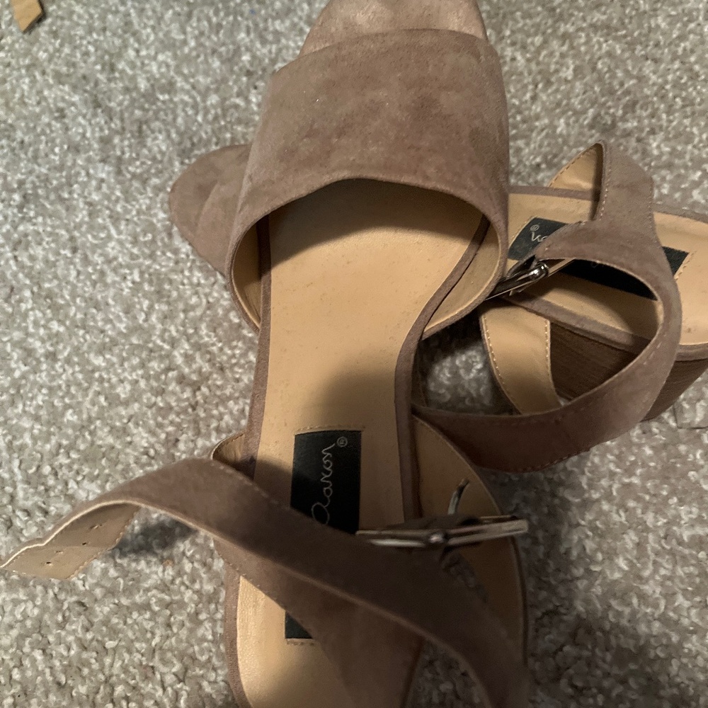 Cute neutral small heel